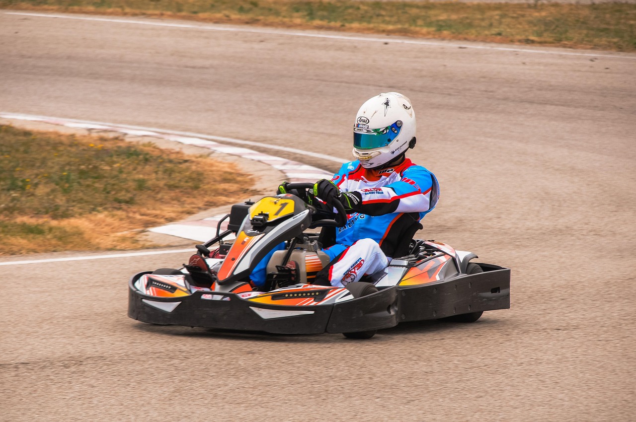 go kart, racing, karting, circuit, go-kart car, vehicle, sport, competition, racer, helmet, kart racing, go kart, karting, karting, karting, karting, karting